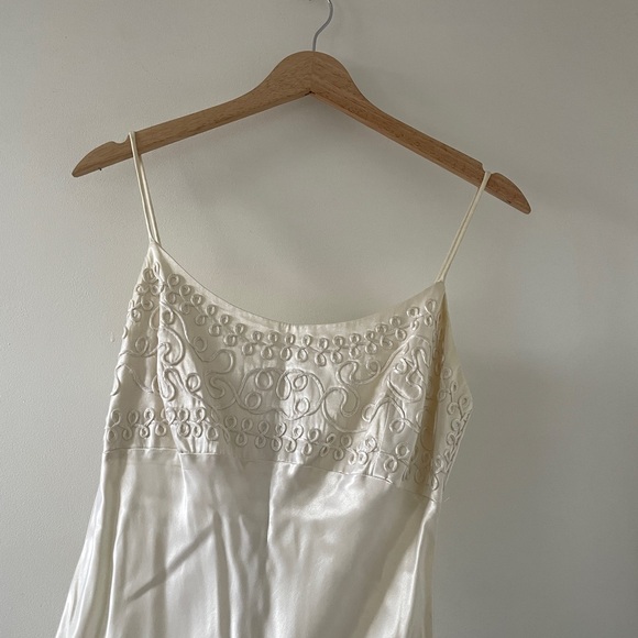 Elegant Cream Satin Slip Dress - Picture 3 of 5